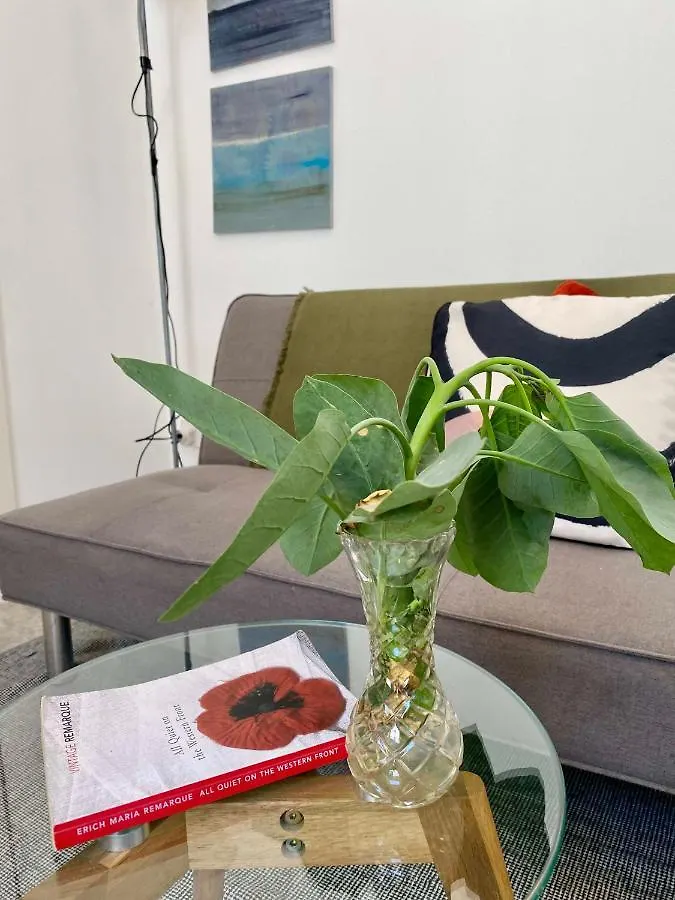 アパート ジブラルタルCharming 1Br Just Off Main Street Prime Locationアパートメント